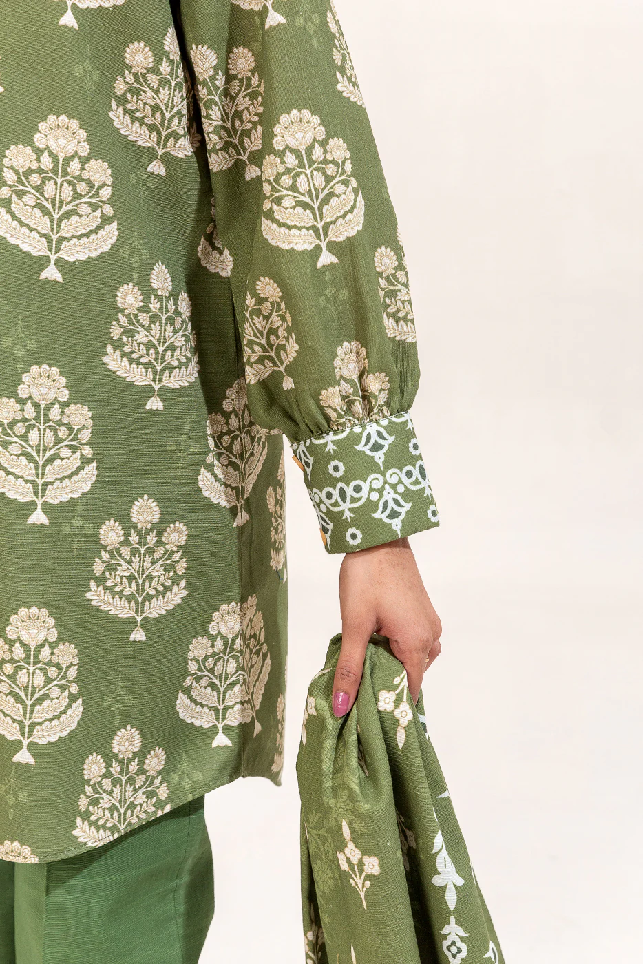 3 PIECE PRINTED KHADDAR SUIT-OLIVE FERN (UNSTITCHED) - Image 6