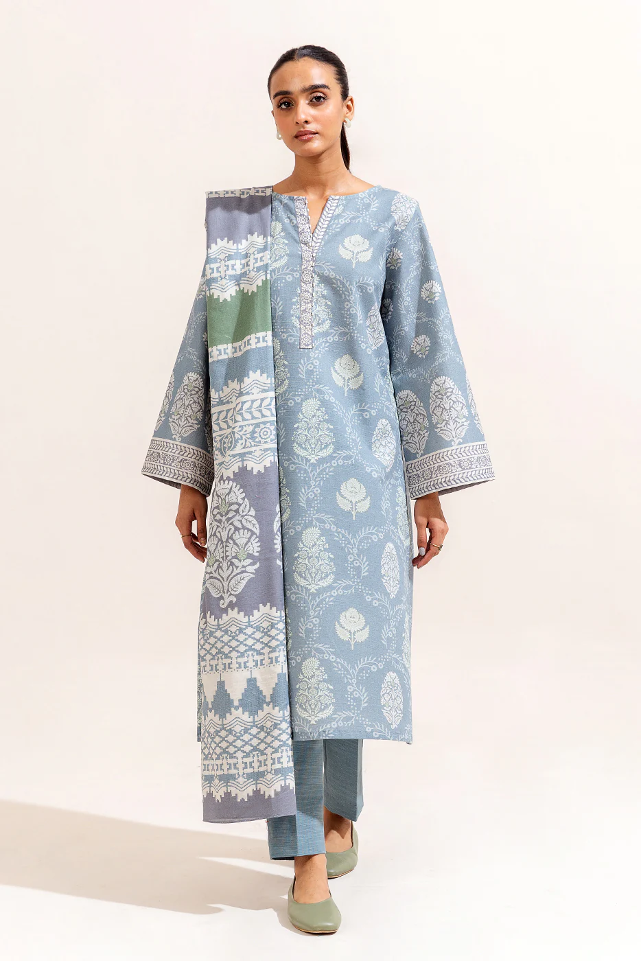 3 PIECE PRINTED KHADDAR SUIT-ARCTIC GRACE (UNSTITCHED) - Image 3