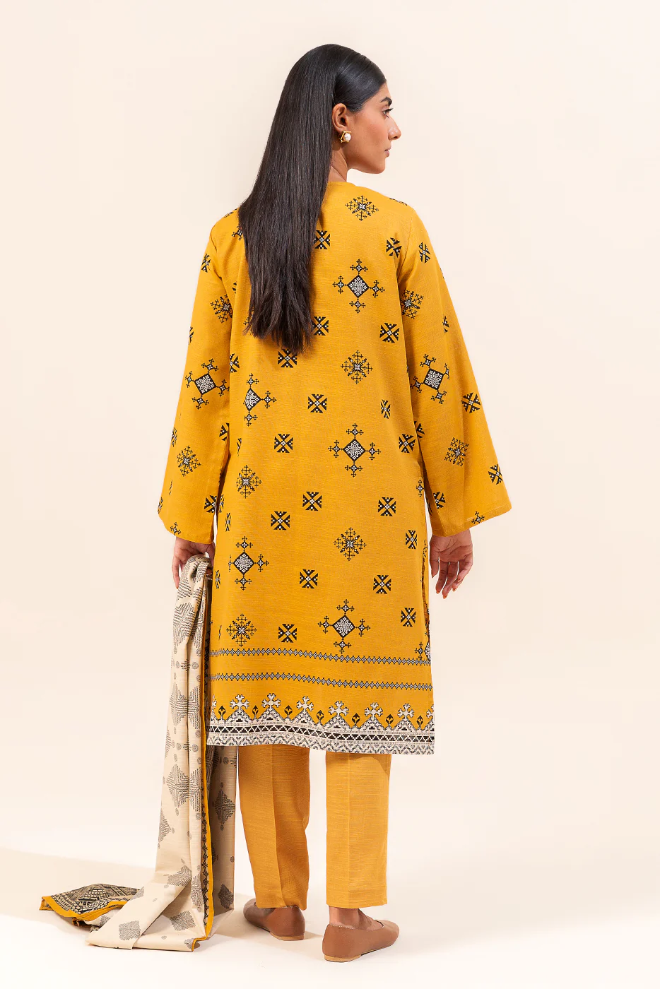 3 PIECE PRINTED KHADDAR SUIT-TRIBAL RADIANCE (UNSTITCHED) - Image 6