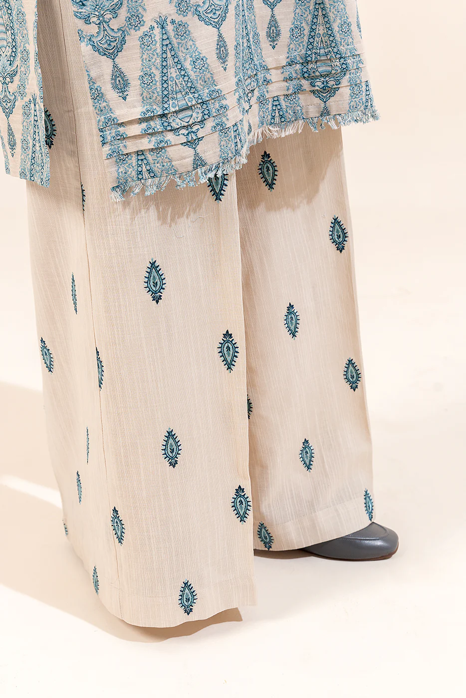2 PIECE EMBROIDERED KHADDAR SUIT-VINTAGE OPALUS (UNSTITCHED) - Image 6