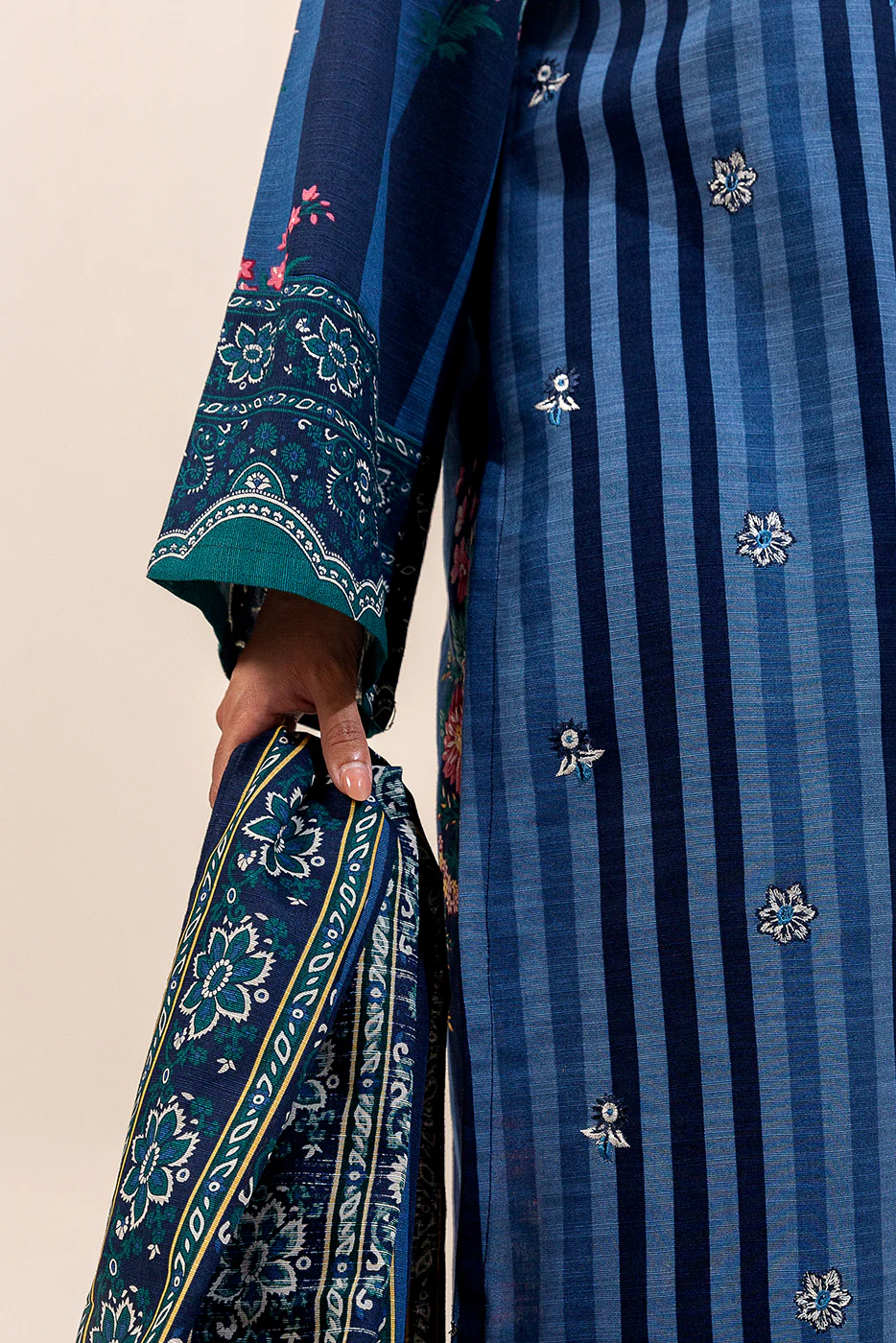 3 PIECE EMBROIDERED KHADDAR SUIT-SAPPHIRE FOLK (UNSTITCHED) - Image 6