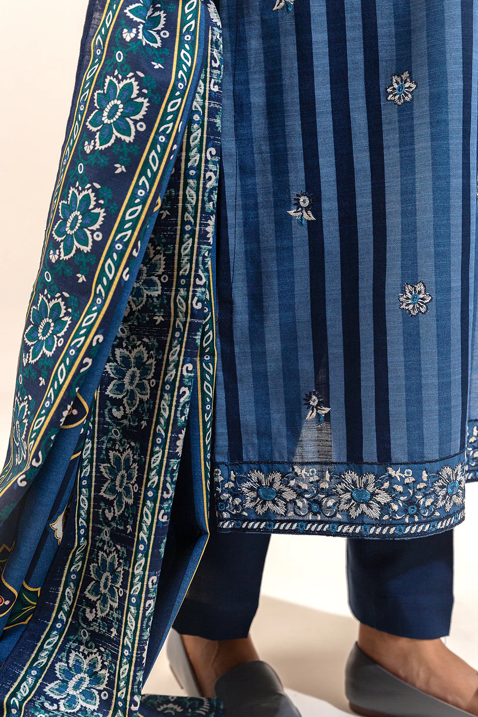 3 PIECE EMBROIDERED KHADDAR SUIT-SAPPHIRE FOLK (UNSTITCHED) - Image 7