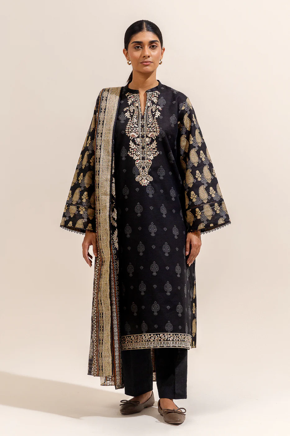 3 PIECE EMBROIDERED KHADDAR SUIT-MIDNIGHT VERVE (UNSTITCHED) - Image 2