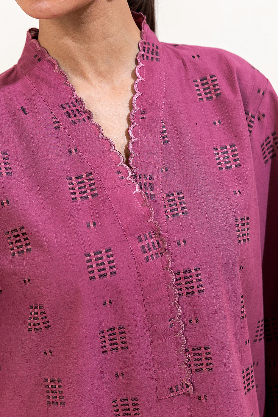 2 PIECE EMBROIDERED SELF JACQUARAD SUIT-CREPE PINK (UNSTITCHED) - Image 4