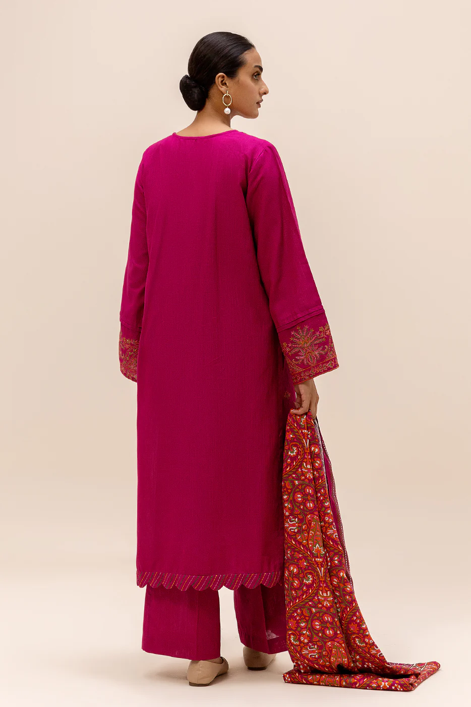 3 PIECE EMBROIDERED KHADDAR SUIT-FUSCHIA HAZE (UNSTITCHED) - Image 4