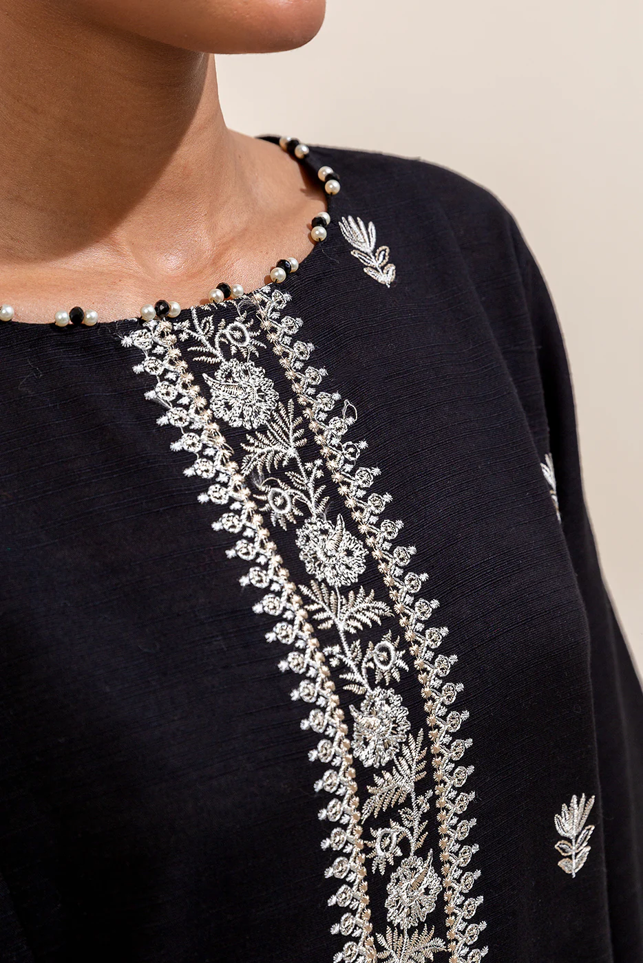2 PIECE EMBROIDERED KHADDAR SUIT-SABLE MESH (UNSTITCHED) - Image 5