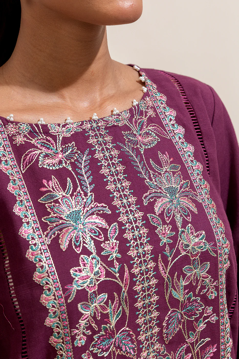 2 PIECE EMBROIDERED KHADDAR SUIT-SANGRIA MUSK (UNSTITCHED) - Image 5