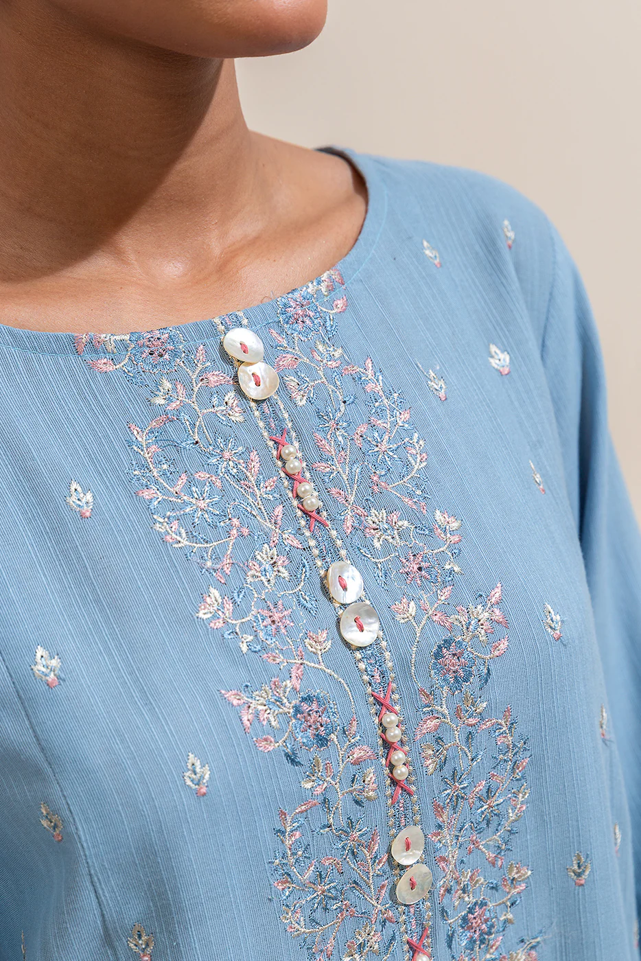 3 PIECE EMBROIDERED KHADDAR SUIT-SHEER BLISS (UNSTITCHED) - Image 5
