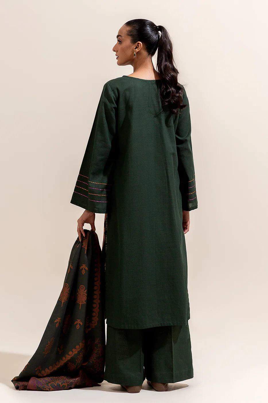 3 PIECE EMBROIDERED KHADDAR SUIT-JUNIPER SPECK (UNSTITCHED) - Image 4