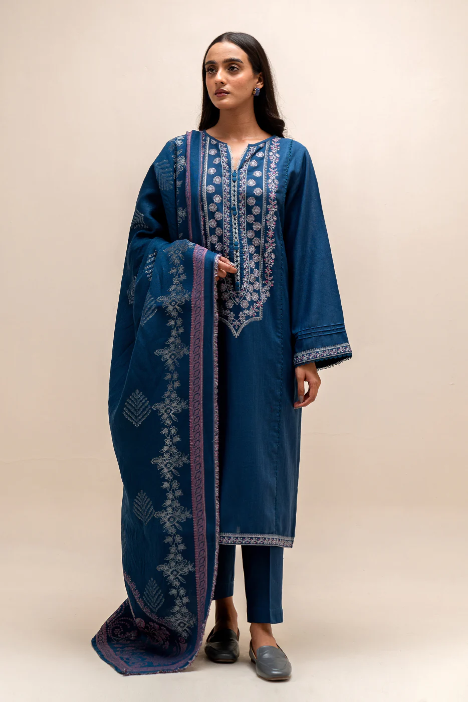 3 PIECE EMBROIDERED KHADDAR SUIT-HAZY BLUE (UNSTITCHED) - Image 2