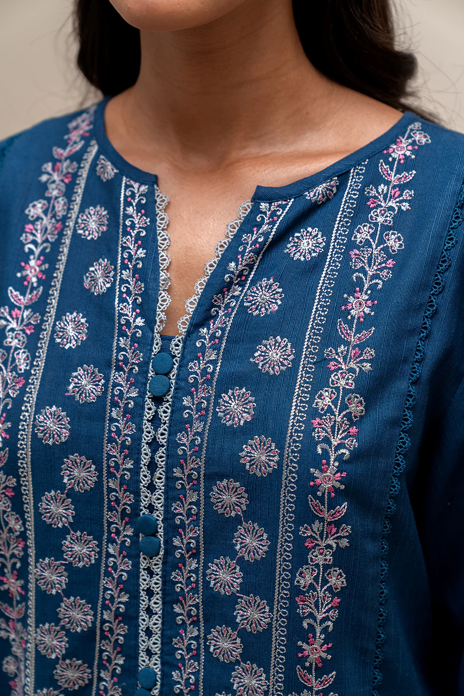 3 PIECE EMBROIDERED KHADDAR SUIT-HAZY BLUE (UNSTITCHED) - Image 4