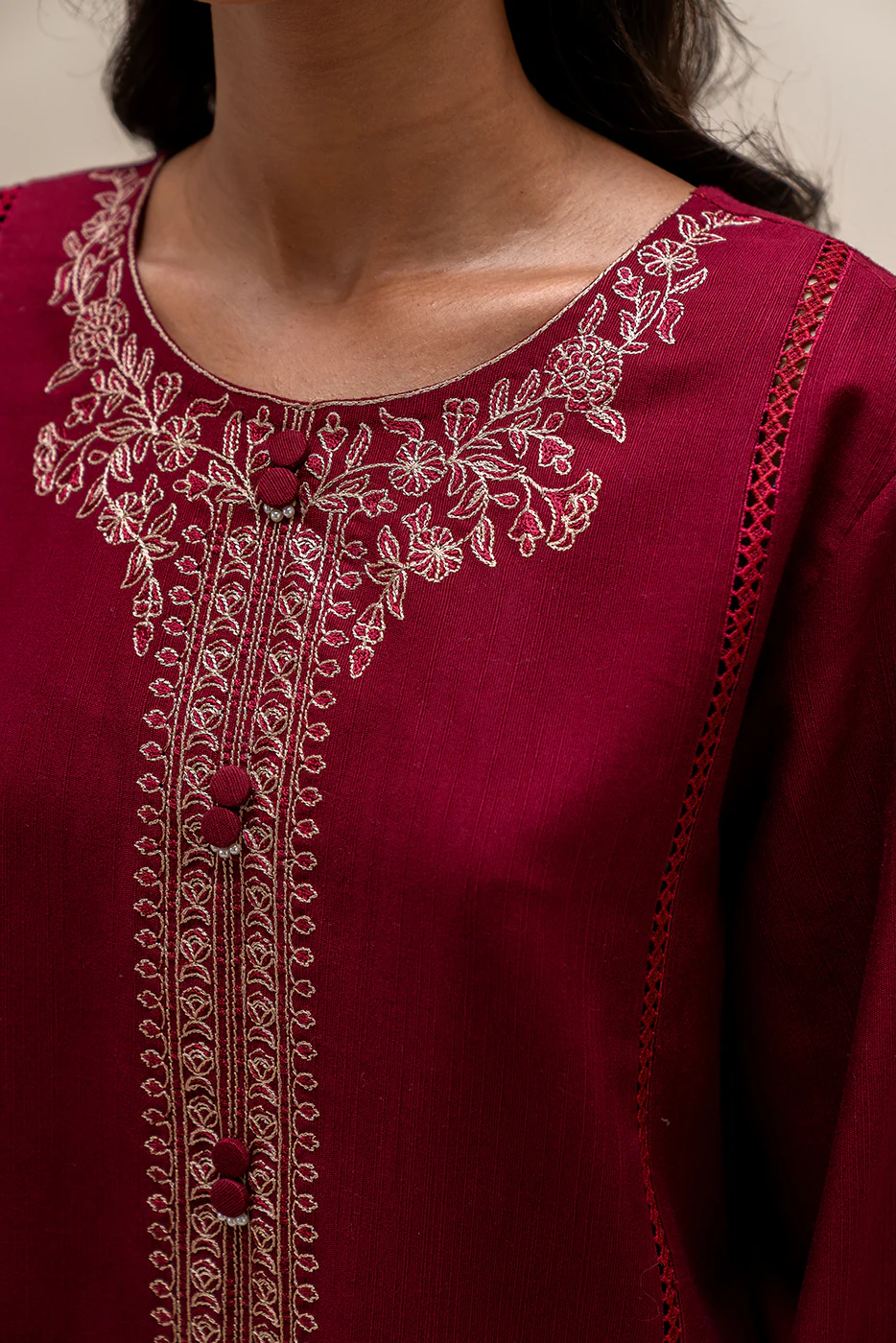 3 PIECE EMBROIDERED KHADDAR SUIT-BURGANDY AURA (UNSTITCHED) - Image 4