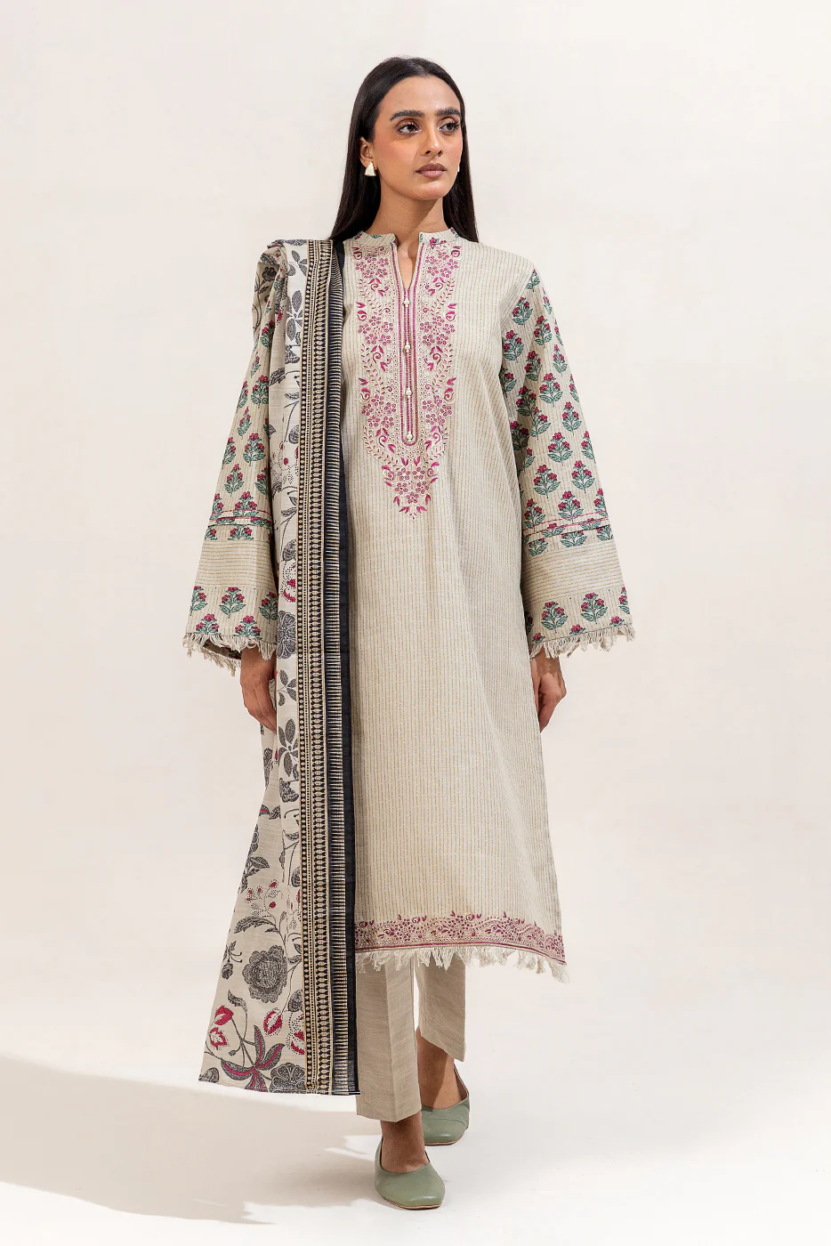3 PIECE EMBROIDERED KHADDAR SUIT-DIVINE DREAMS (UNSTITCHED) - Image 2