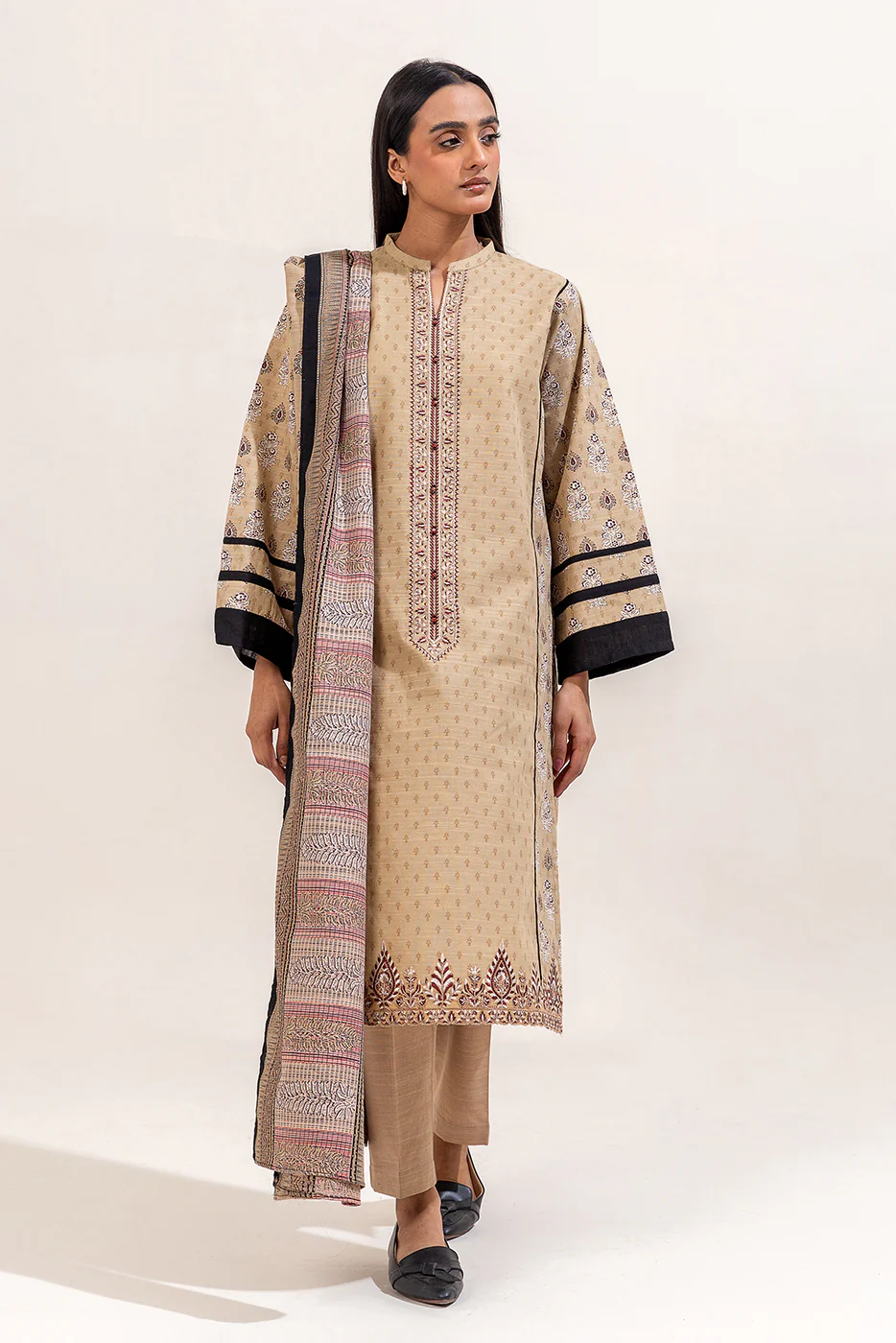 3 PIECE EMBROIDERED KHADDAR SUIT-CREAM GLEAM (UNSTITCHED) - Image 2