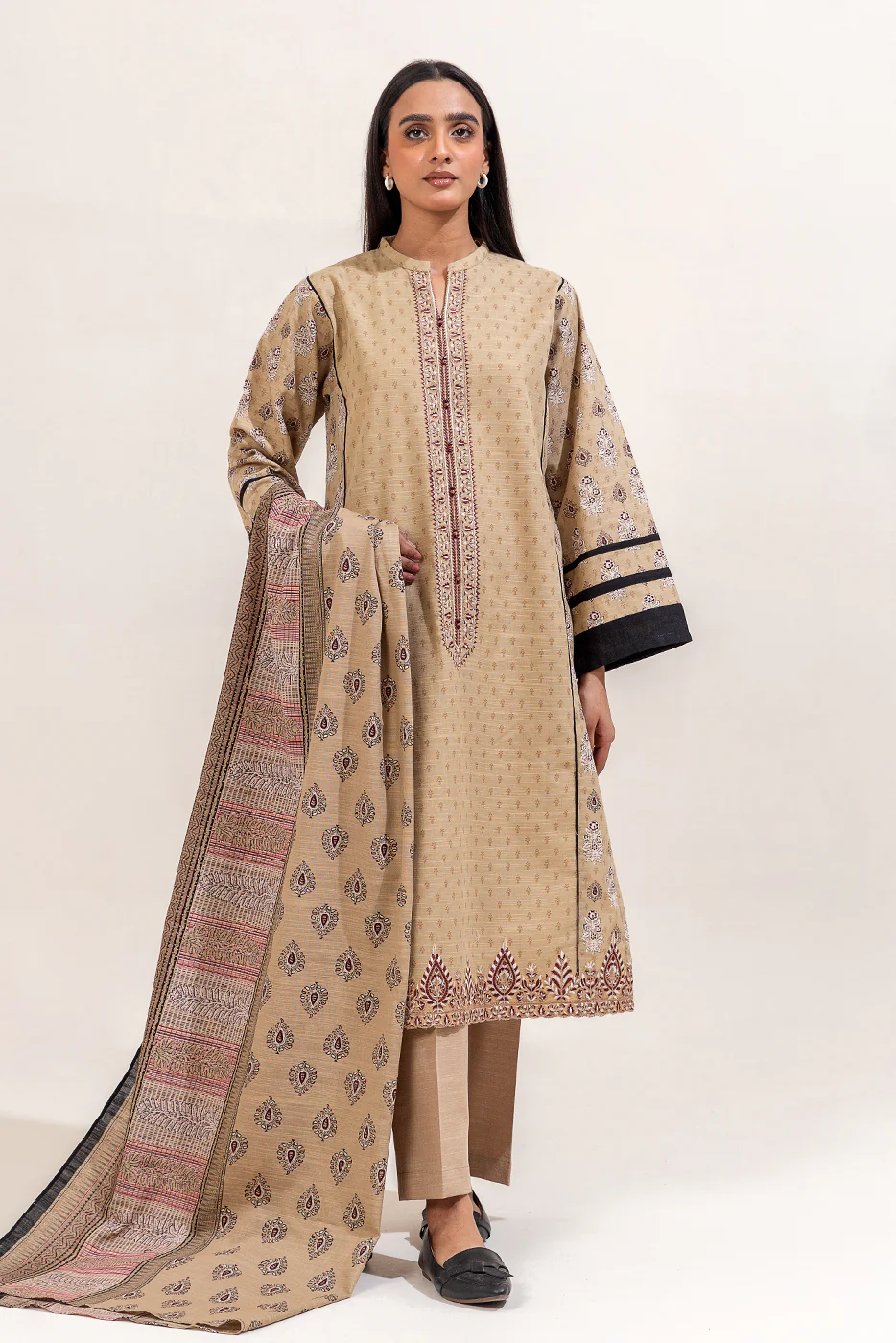 3 PIECE EMBROIDERED KHADDAR SUIT-CREAM GLEAM (UNSTITCHED) - Image 3