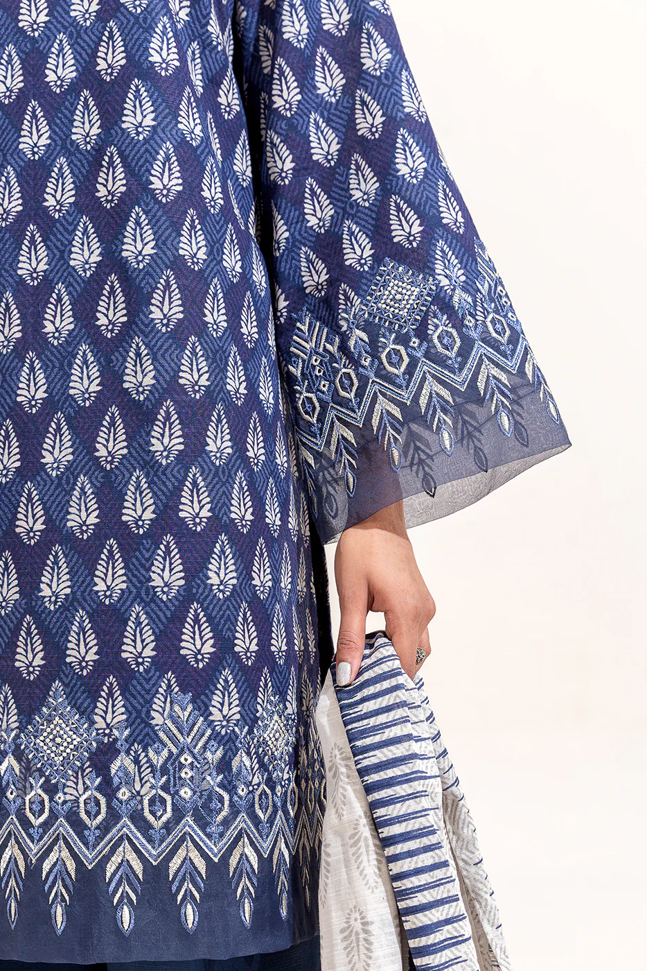 3 PIECE EMBROIDERED KHADDAR SUIT-IKAT BLUE (UNSTITCHED) - Image 3