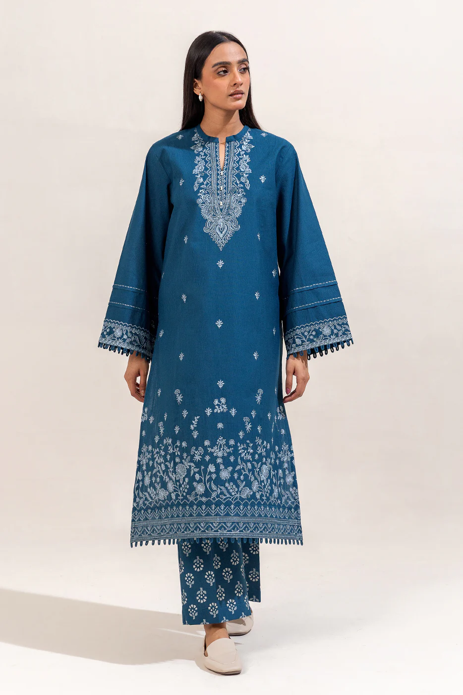 2 PIECE EMBROIDERED KHADDAR SUIT-GARDEN CHARM (UNSTITCHED) - Image 2
