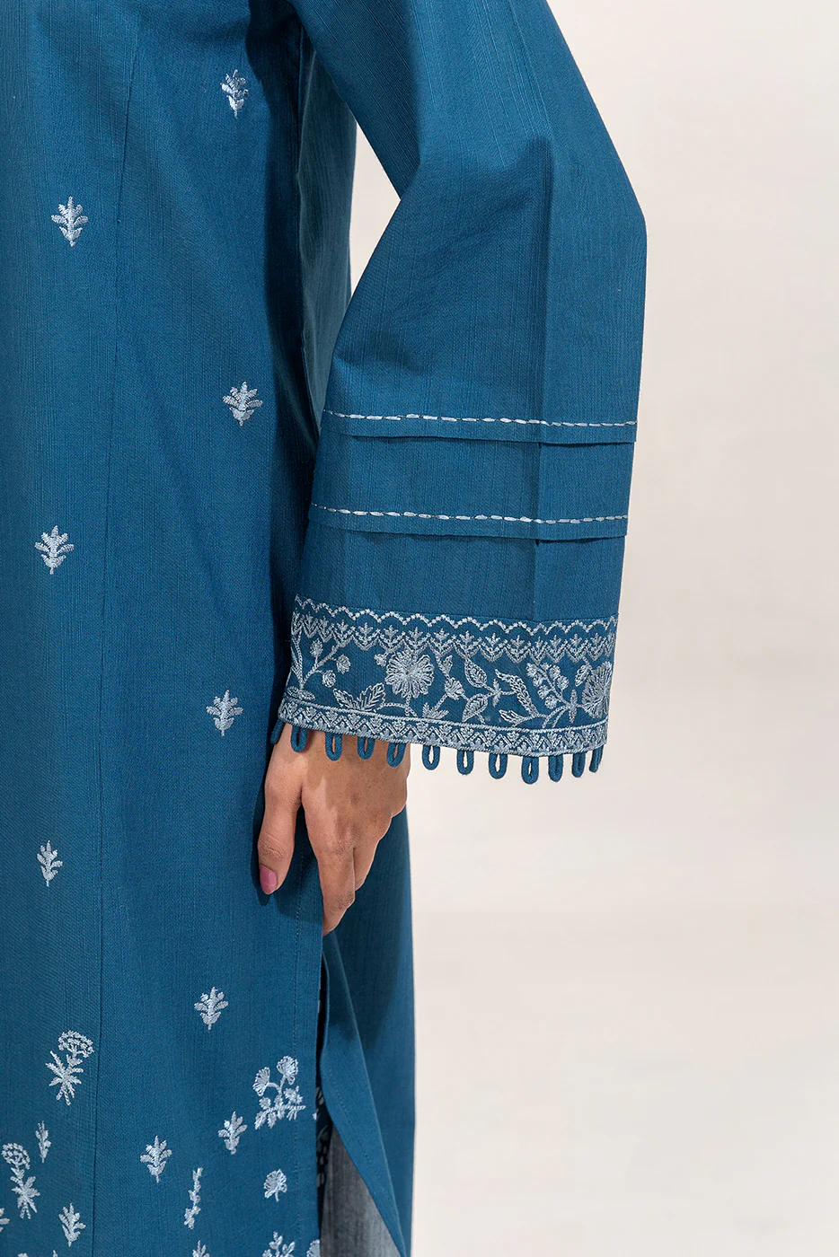 2 PIECE EMBROIDERED KHADDAR SUIT-GARDEN CHARM (UNSTITCHED) - Image 5