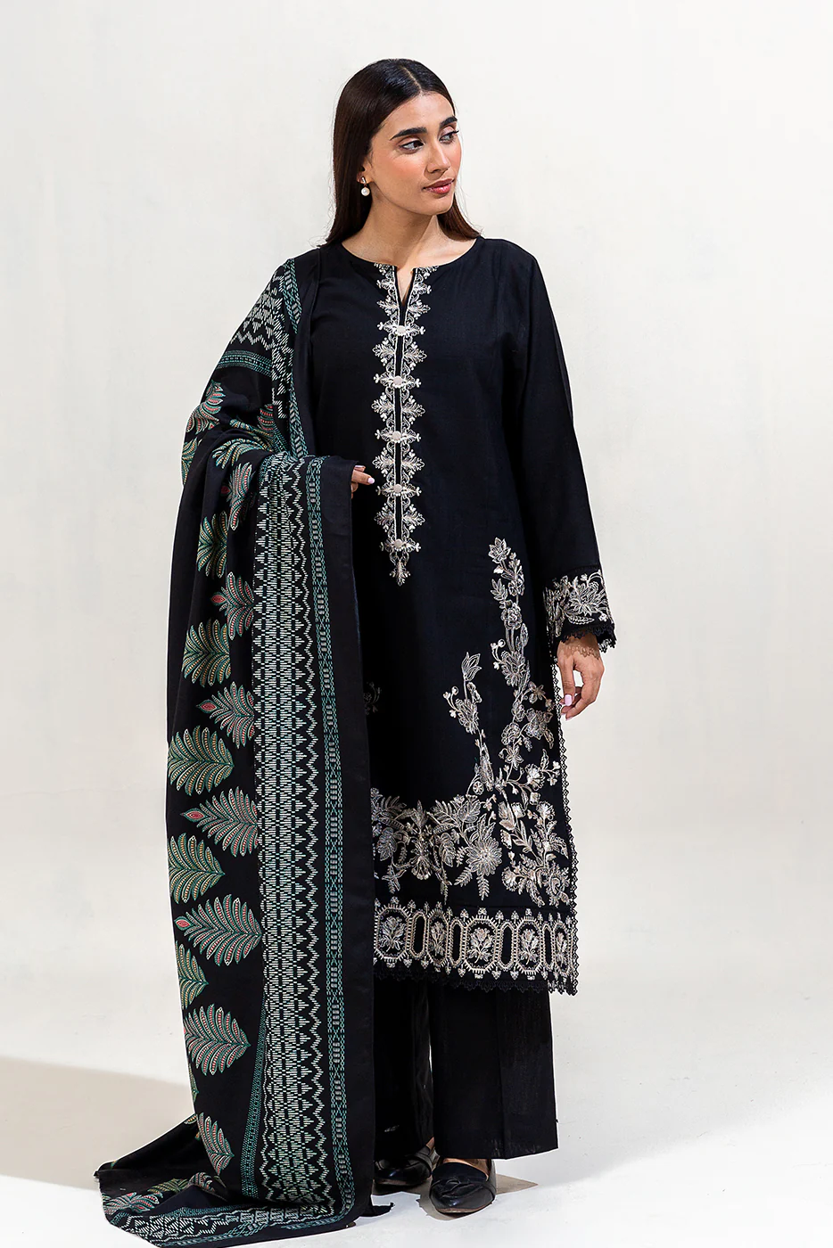 3 PIECE EMBROIDERED KHADDAR SUIT-MIDNIGHT ORCHID (UNSTITCHED) - Image 2
