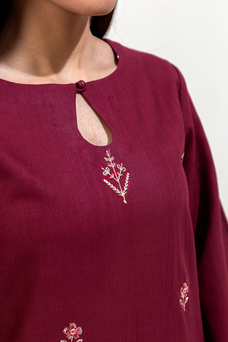 3 PIECE EMBROIDERED KHADDAR SUIT-MAUVE DREAM (UNSTITCHED) - Image 4