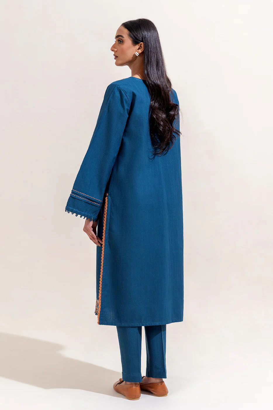 2 PIECE EMBROIDERED KHADDAR SUIT-BLUE BLOOM (UNSTITCHED) - Image 3