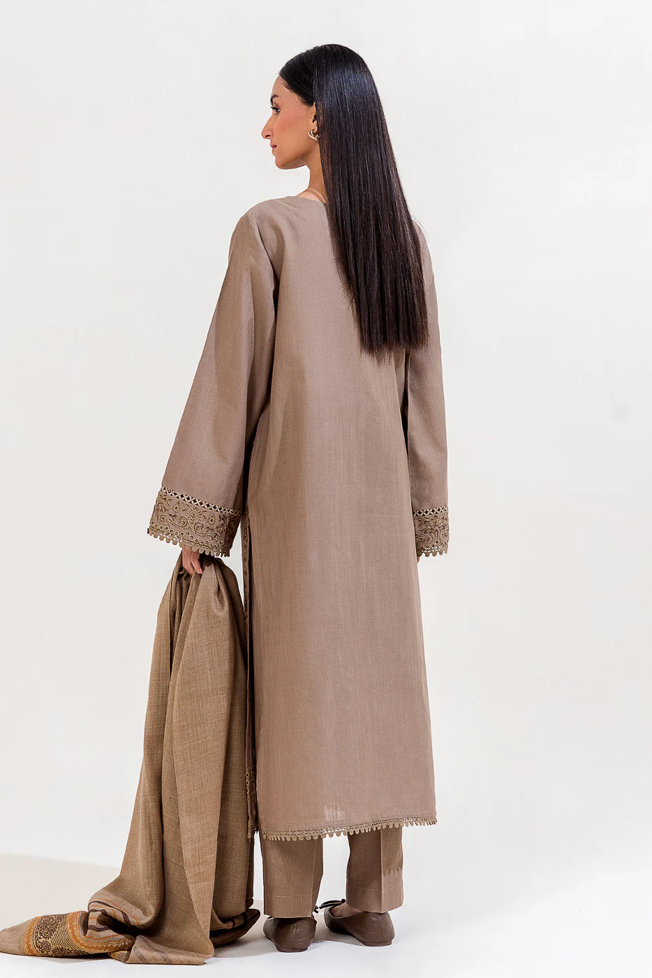 3 PIECE EMBROIDERED KHADDAR SUIT-SLATE TRIBE (UNSTITCHED) - Image 4