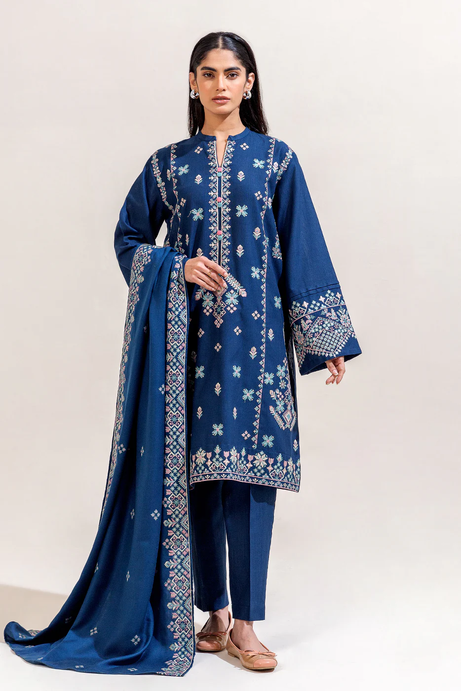 3 PIECE EMBROIDERED KHADDAR SUIT-AEGEAN GRID (UNSTITCHED) - Image 4