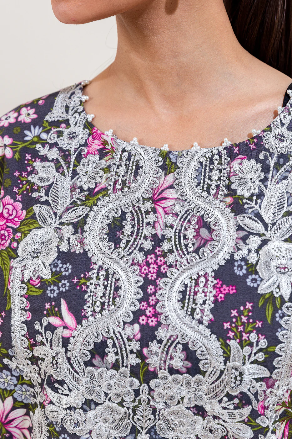 2 PIECE EMBROIDERED CAMBRIC SUIT-EBONY BLOOM (UNSTITCHED) - Image 4