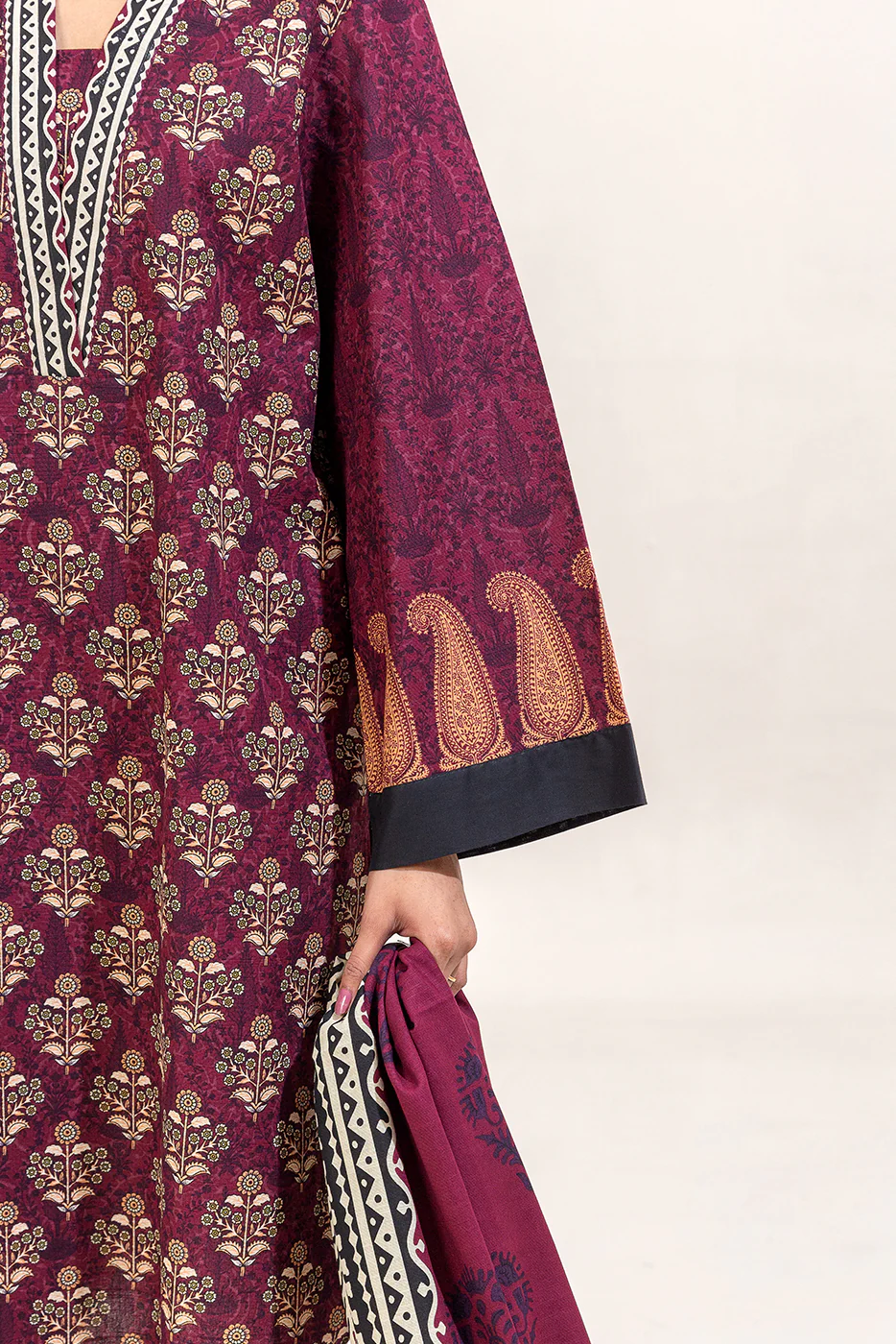 3 PIECE PRINTED KHADDAR SUIT-DEEP BERRY (UNSTITCHED) - Image 6