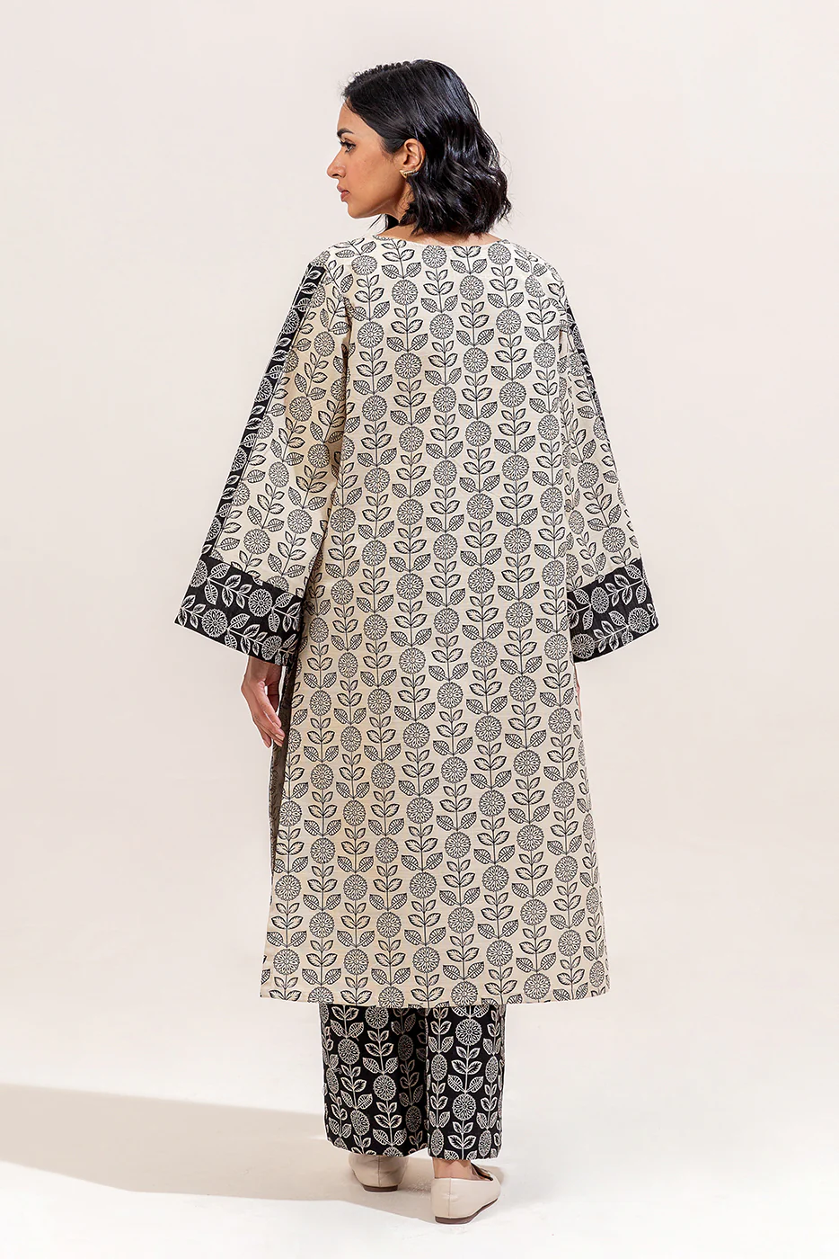 2 PIECE PRINTED KHADDAR SUIT-DUSKY \BEIGE (UNSTITCHED) - Image 3
