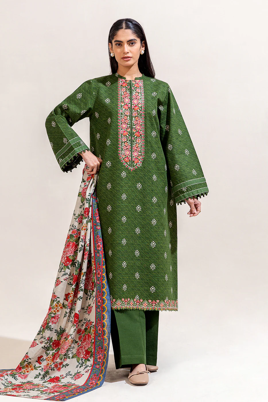 3 PIECE EMBROIDERED KHADDAR SUIT-BASIL ROUGE (UNSTITCHED) - Image 4