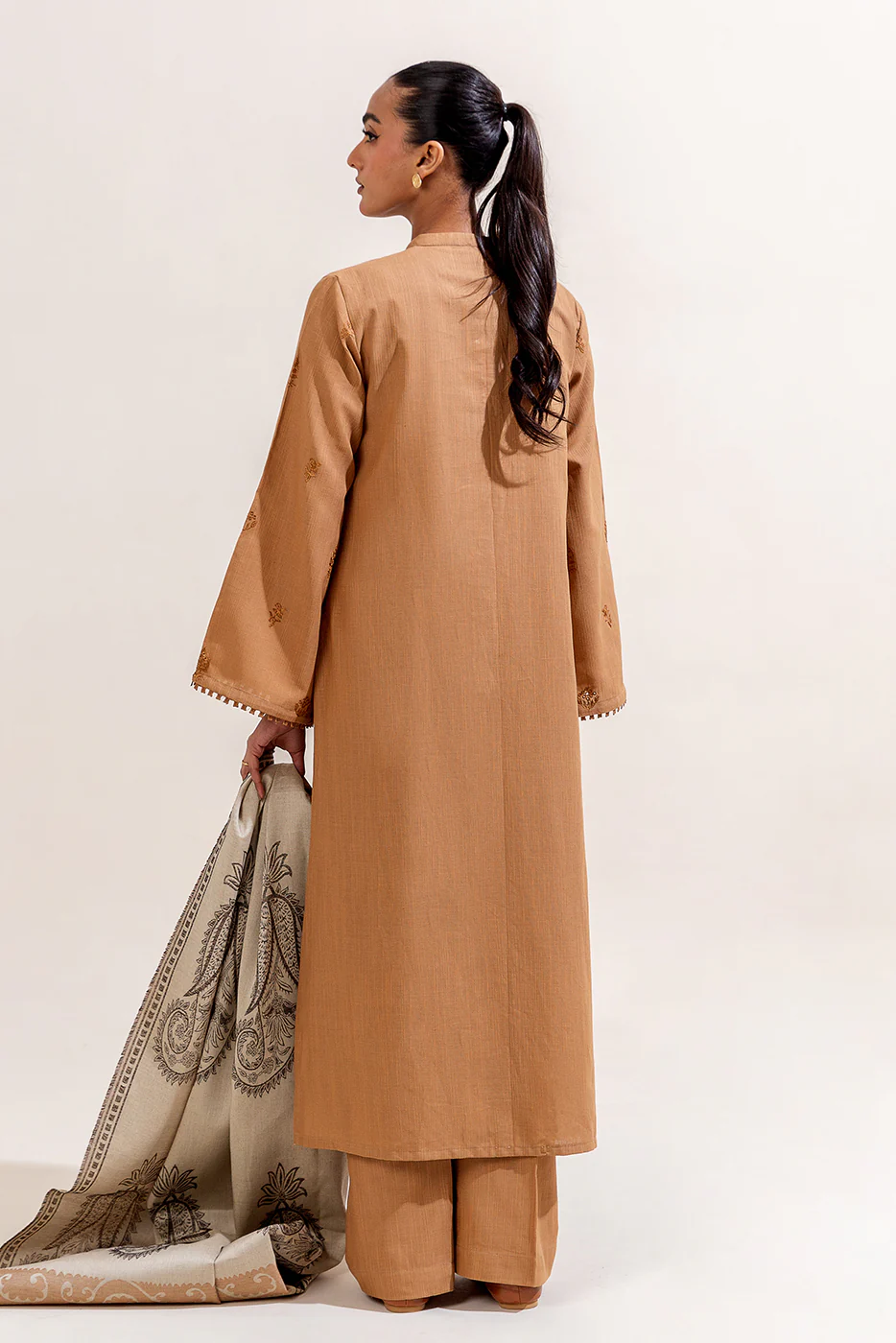 3 PIECE EMBROIDERED KHADDAR SUIT-LINEN BLONDE (UNSTITCHED) - Image 3