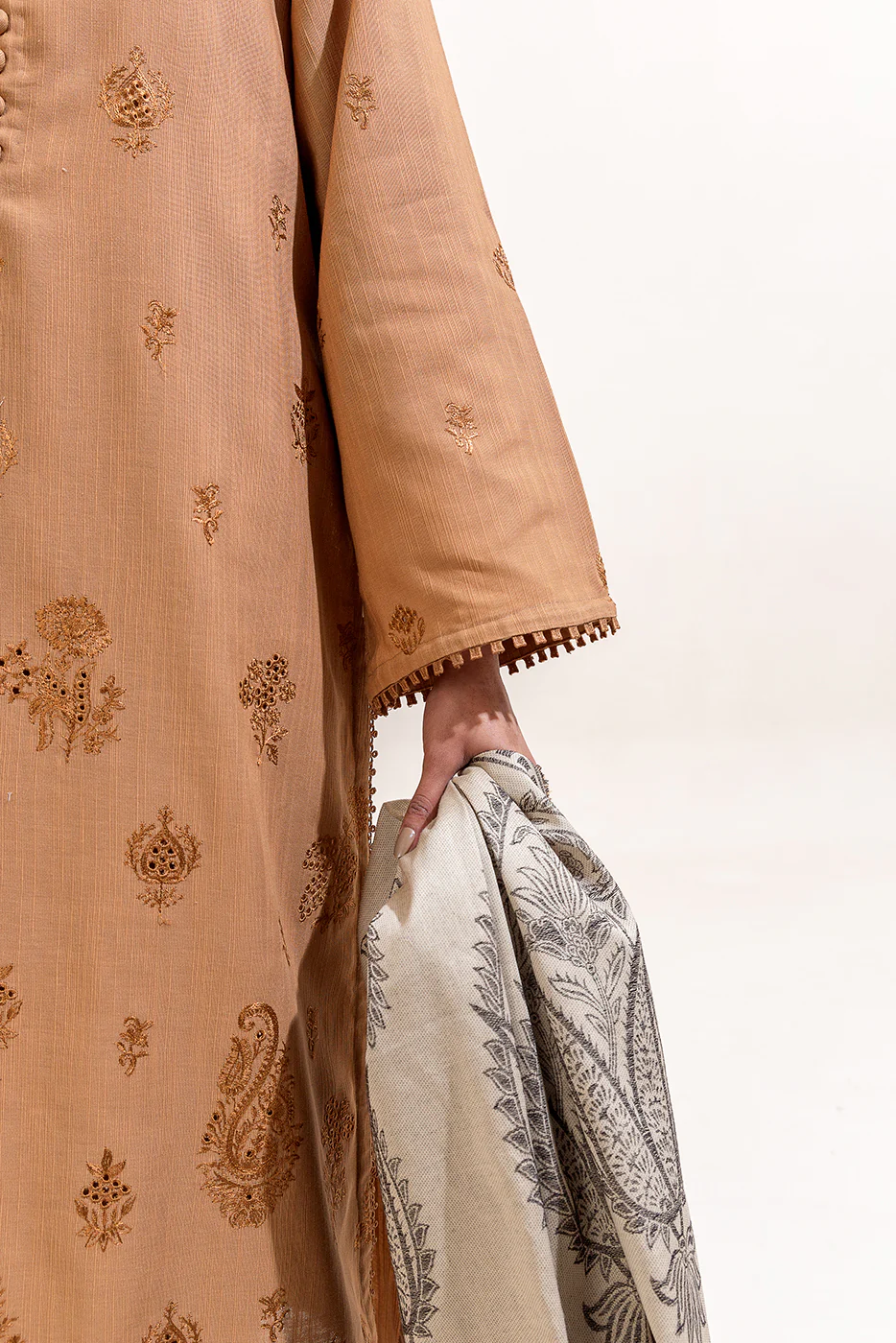 3 PIECE EMBROIDERED KHADDAR SUIT-LINEN BLONDE (UNSTITCHED) - Image 5