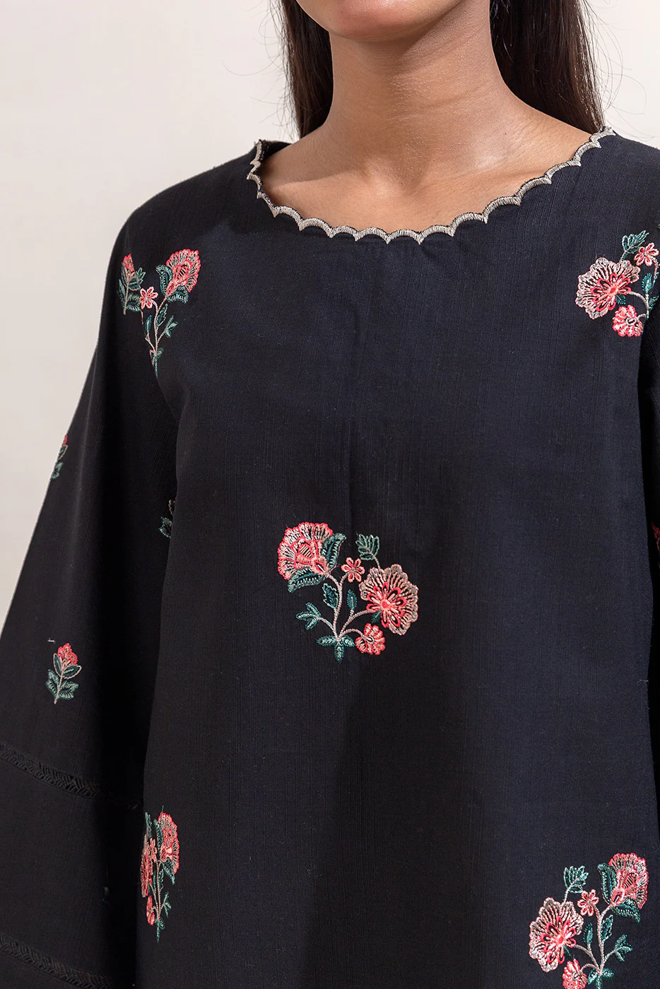3 PIECE EMBROIDERED KHADDAR SUIT-BLACK BEAUTY (UNSTITCHED) - Image 5