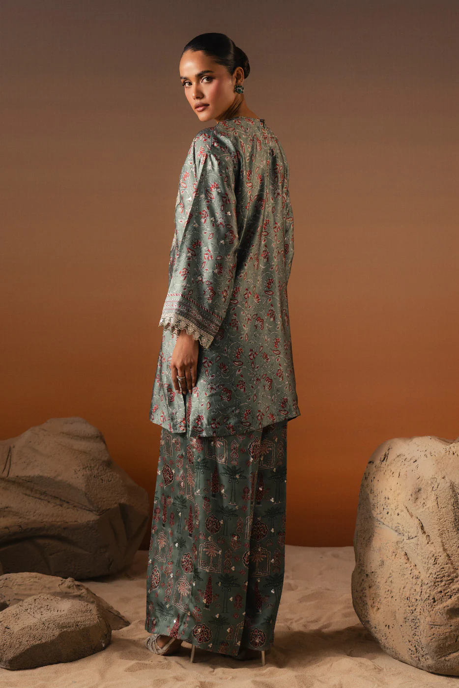2 PIECE EMBROIDERED SHAMOZE SILK SUIT (LUXURY-PRET) - Image 7
