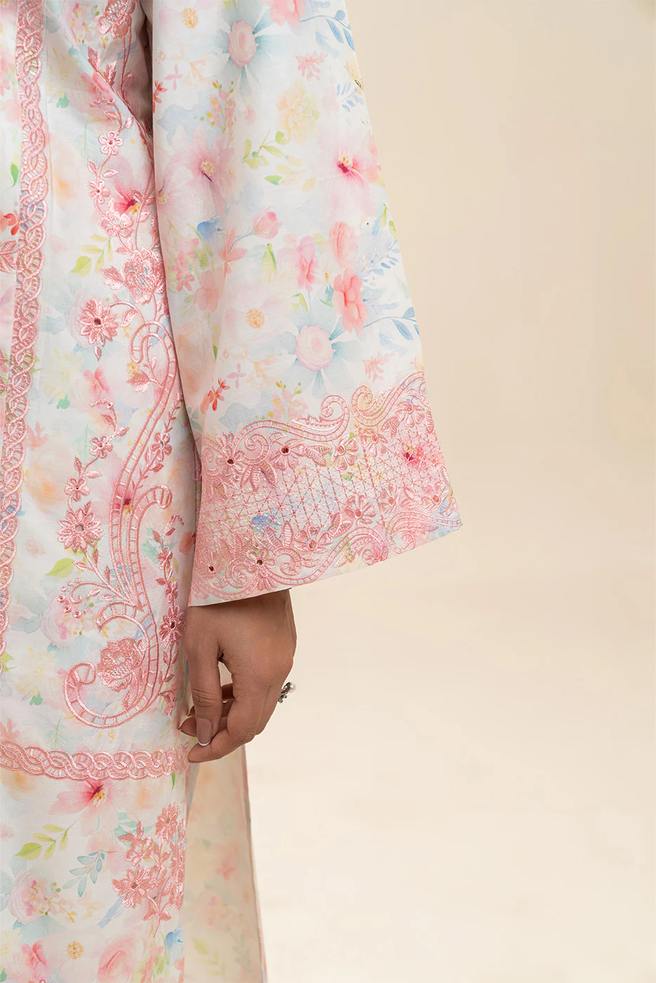 3 PIECE EMBROIDERED COTTON VISCOSE SUIT (PRET) - Image 6