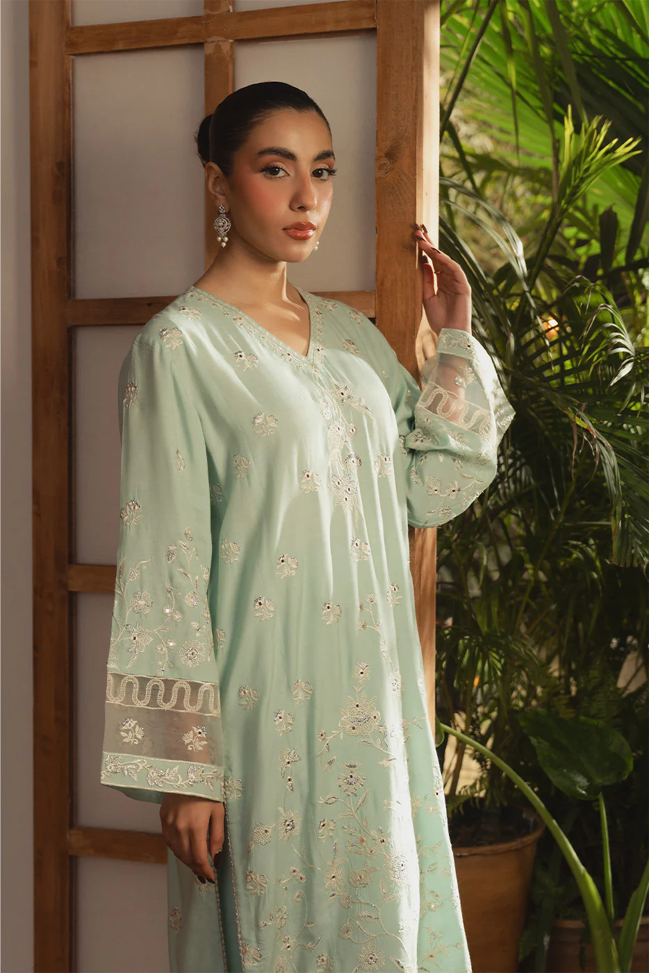 2 PIECE EMBROIDERED RAW SILK SUIT (LUXURY PRET) - Image 3