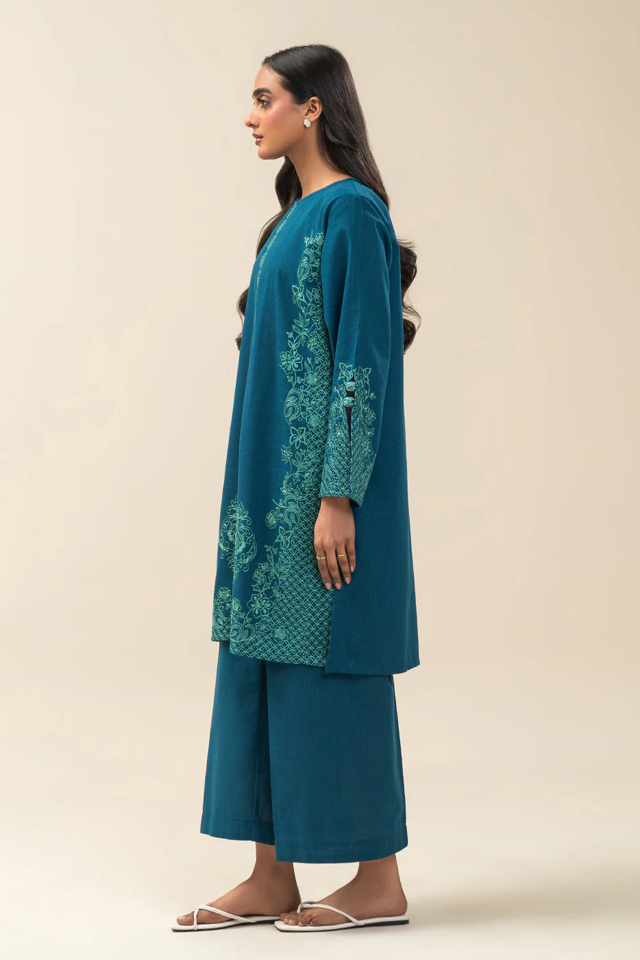 2 PIECE EMBROIDERED TWO WAY SLUB SUIT (PRET) - Image 6