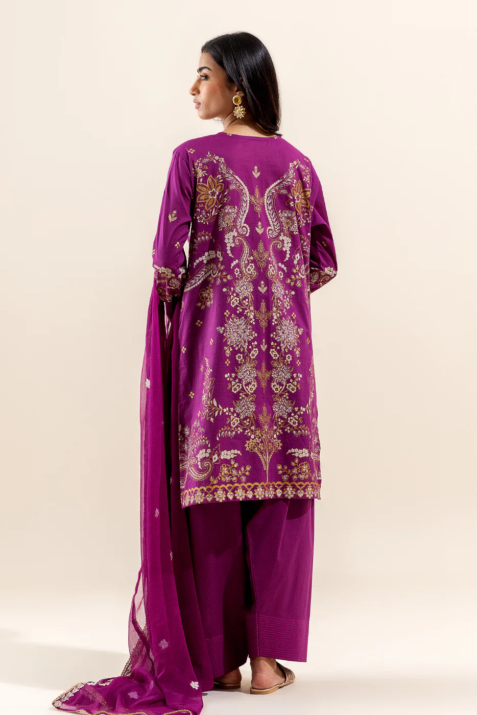 3 PIECE EMBROIDERED LAWN SUIT-MAGENTA DREAM (UNSTITCHED) - Image 2
