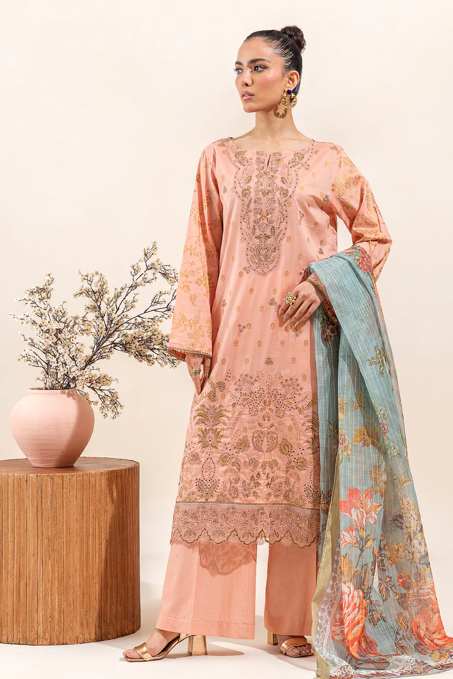 3 PIECE EMBROIDERED LAWN SUIT-ROSETTE DAWN (UNSTITCHED) - Image 6
