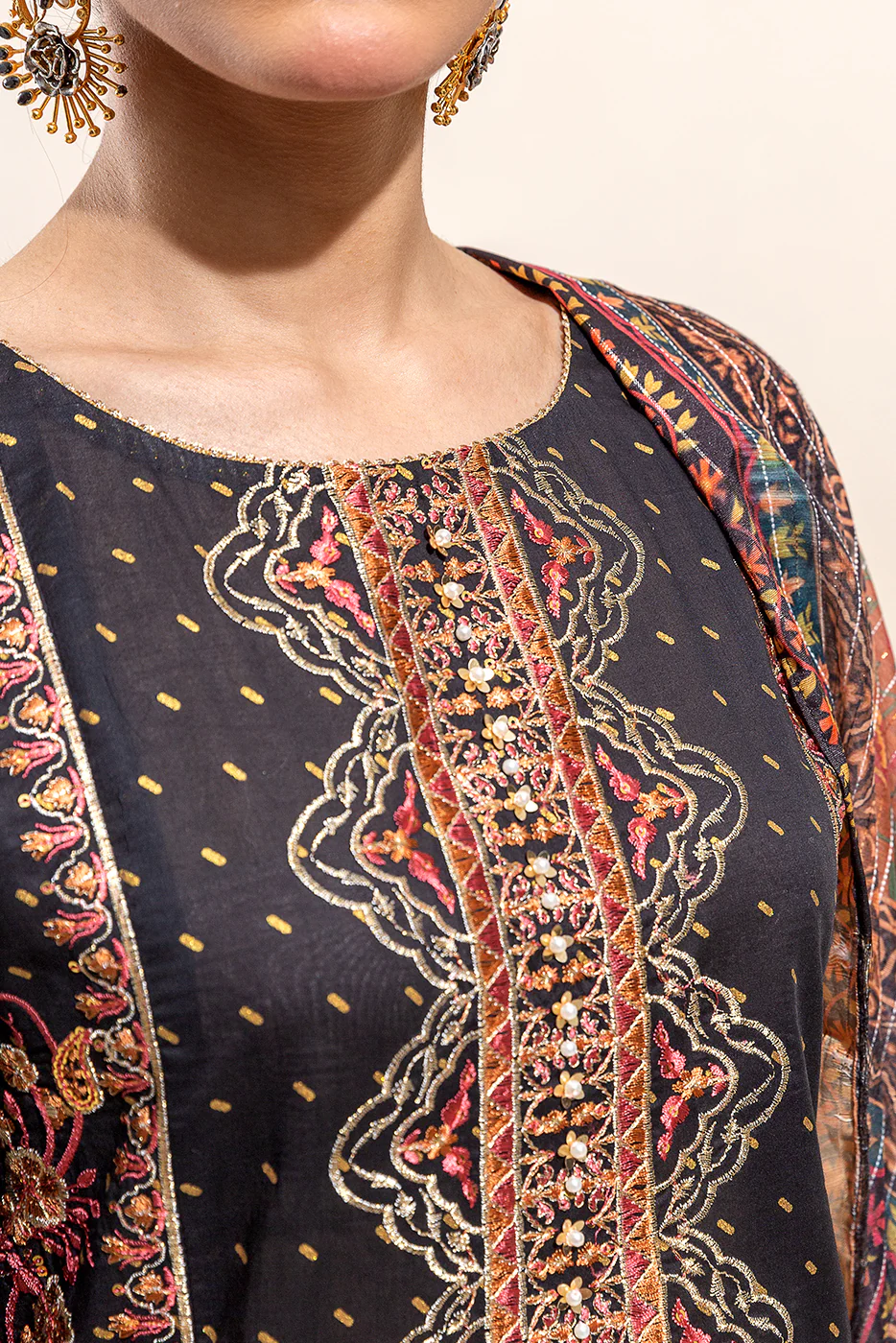 3 PIECE EMBROIDERED LAWN SUIT-BLACK BREEZE (UNSTITCHED) - Image 4