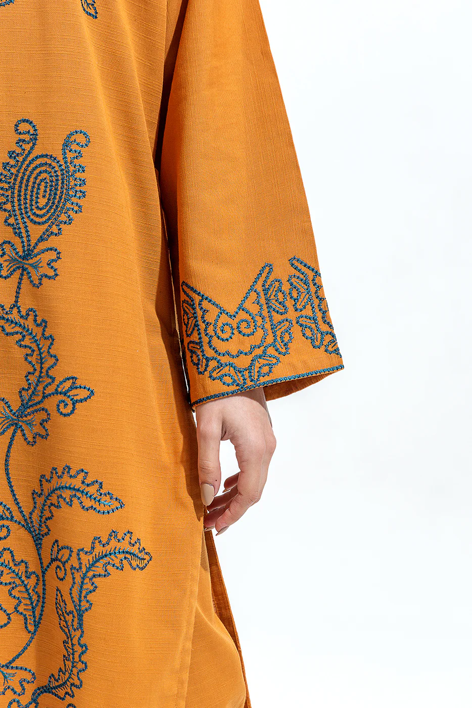 2 PIECE EMBROIDERED SLUB KHADDAR SUIT (PRET) - Image 4