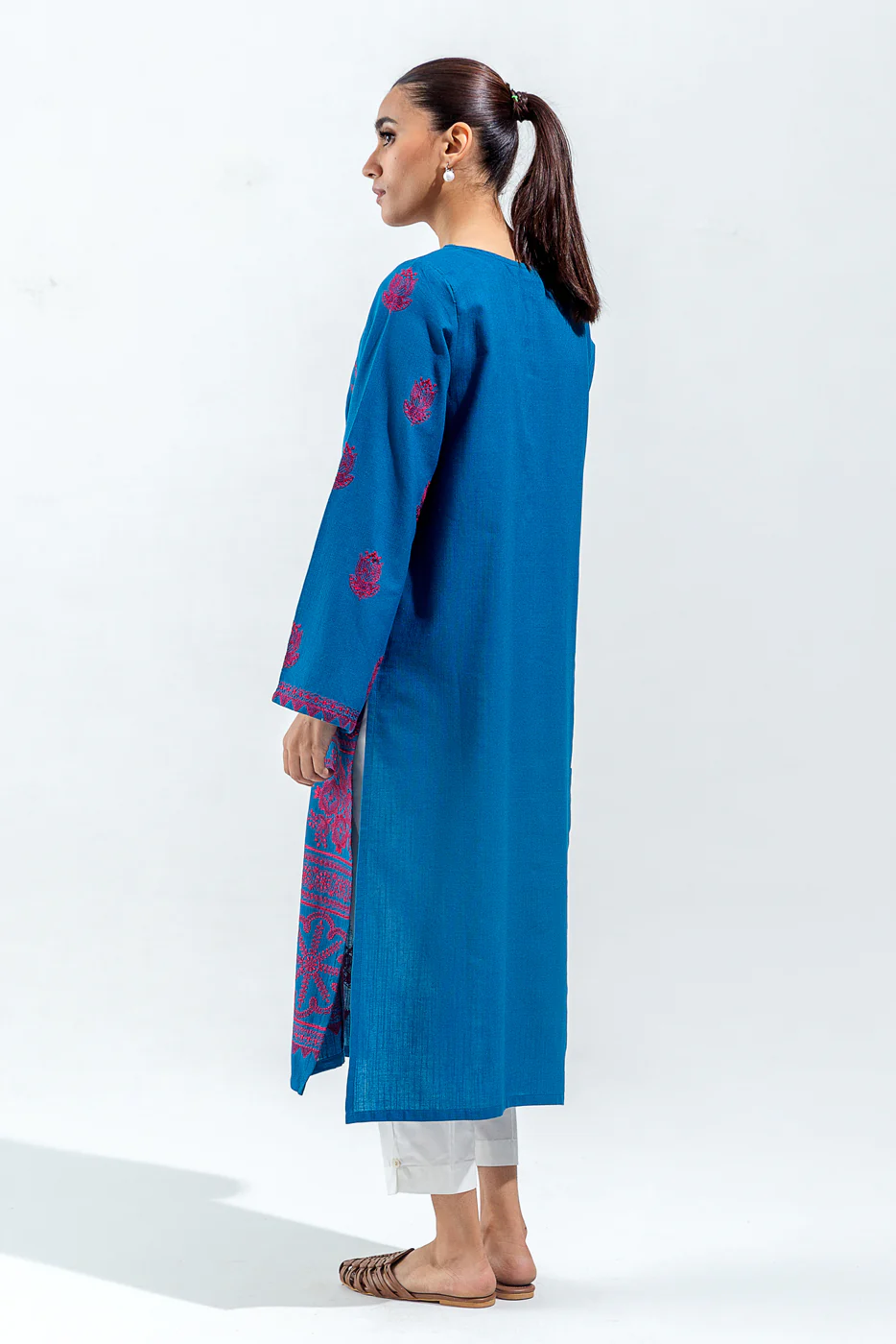 EMBROIDERED KHADDAR SHIRT (PRET) - Image 4