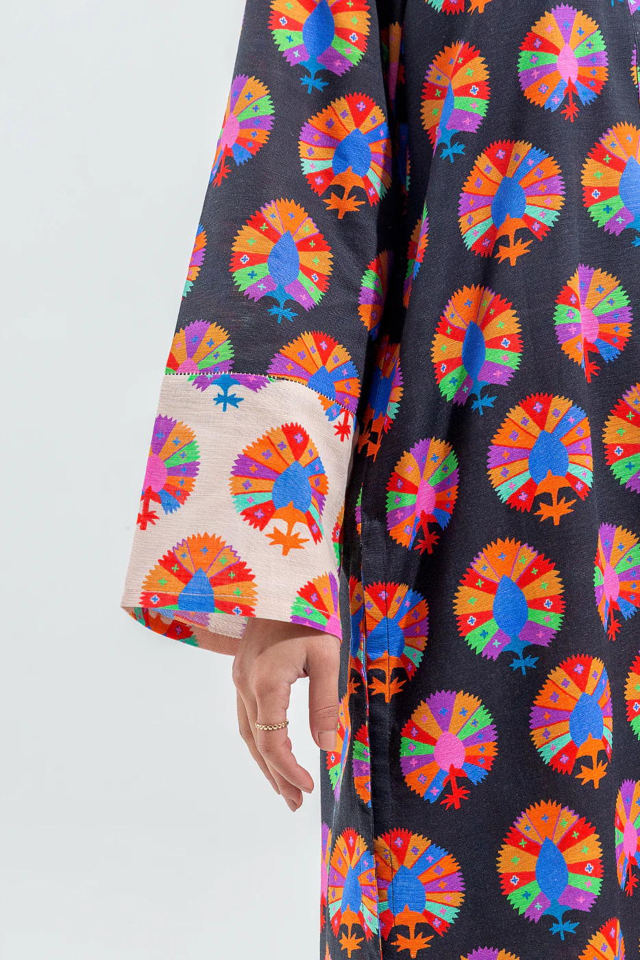 2 PIECE PRINTED KHADDAR SUIT (PRET) - Image 11