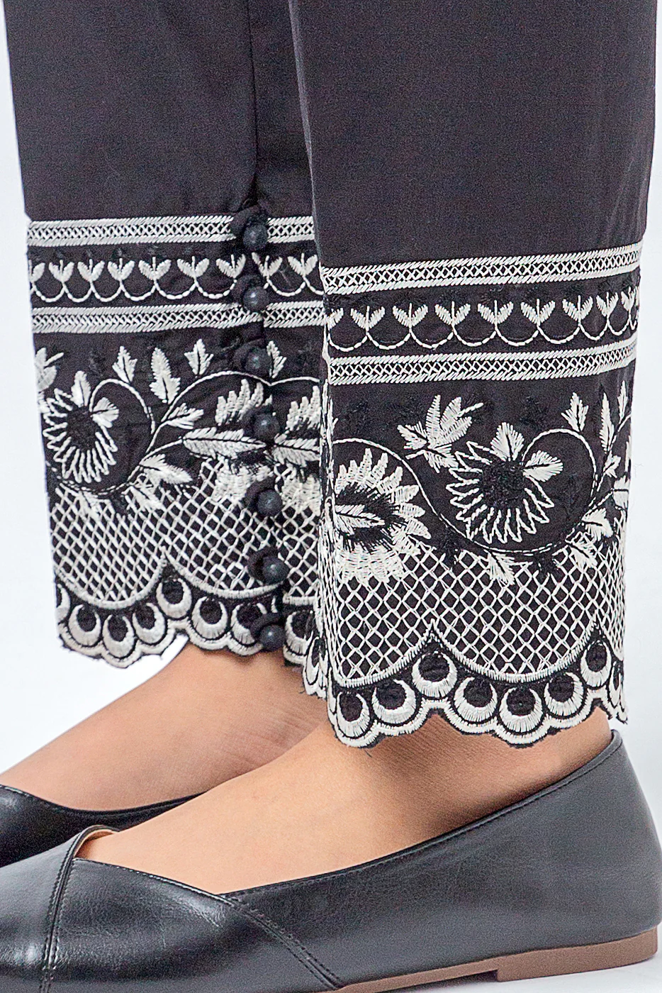 EMBROIDERED TAPERED PANTS - Image 2