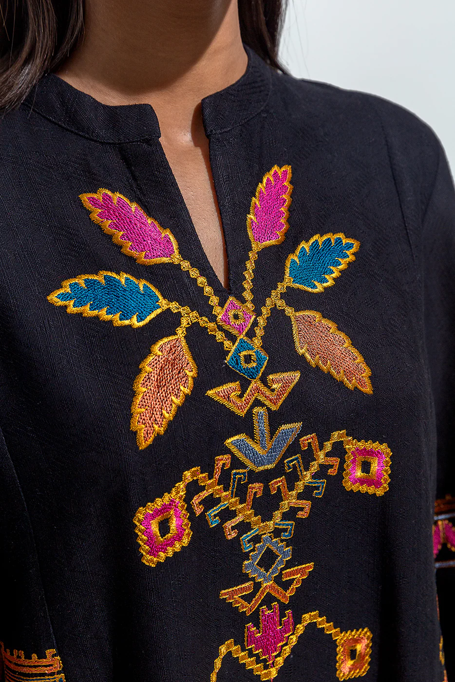 EMBROIDERED DORIA JACQUARD SHIRT (PRET) - Image 4