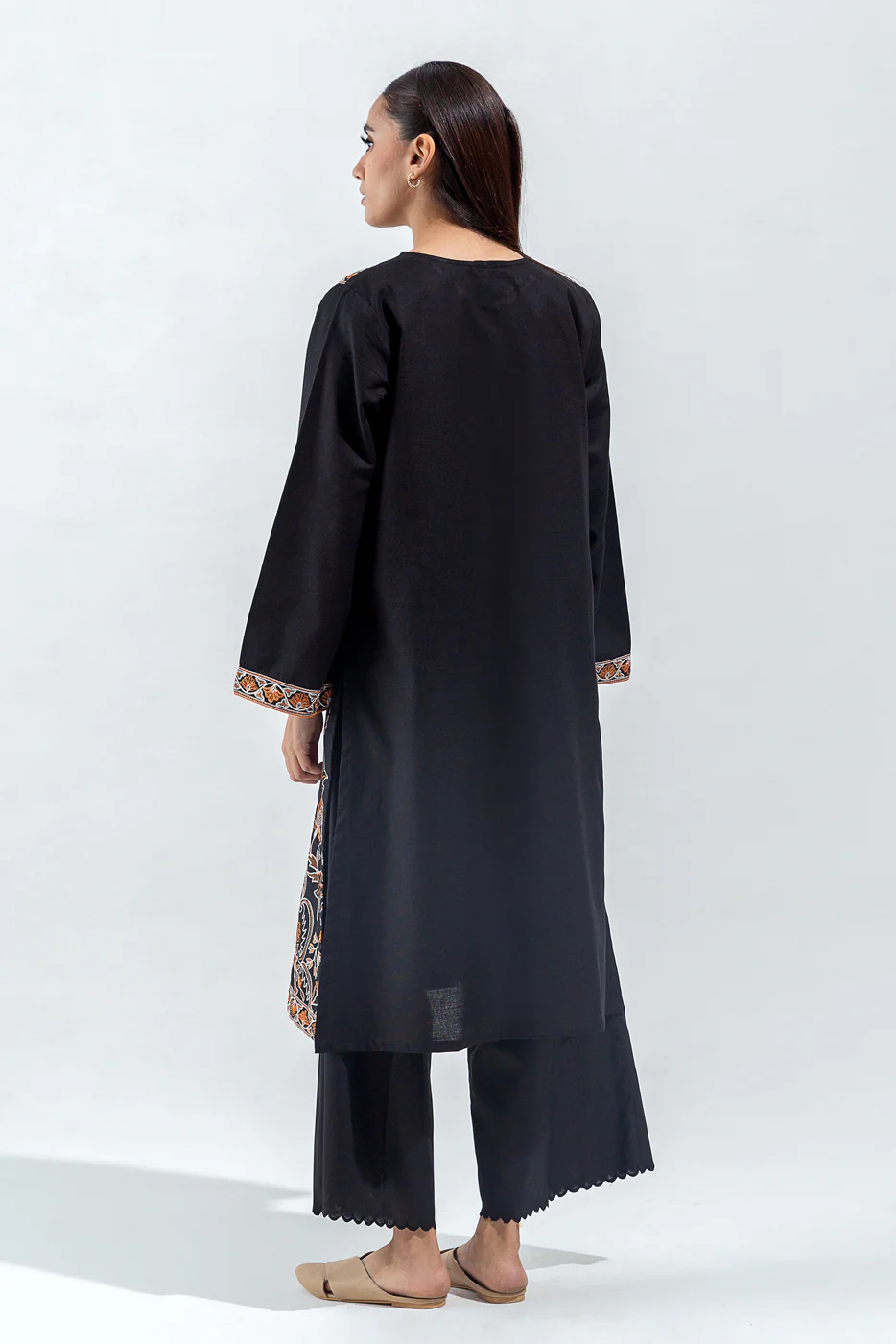 EMBROIDERED KHADDAR SHIRT (PRET) - Image 3