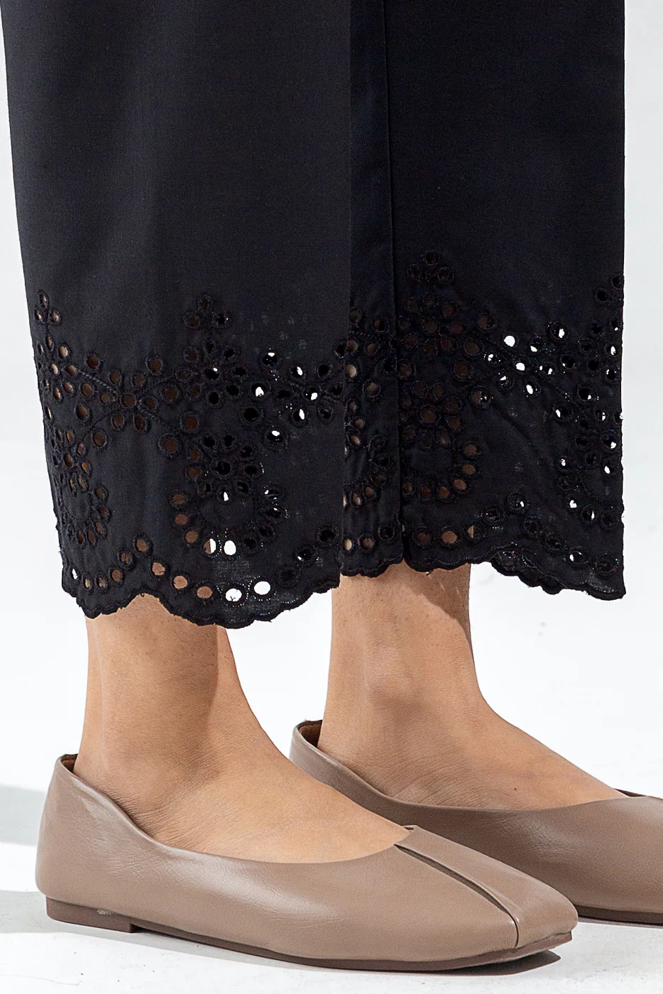 EMBROIDERED STRAIGHT PANTS - Image 2