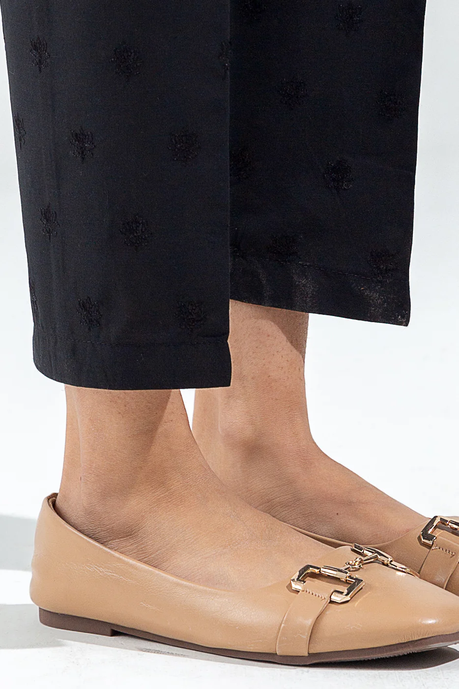EMBROIDERED STRAIGHT PANTS - Image 2