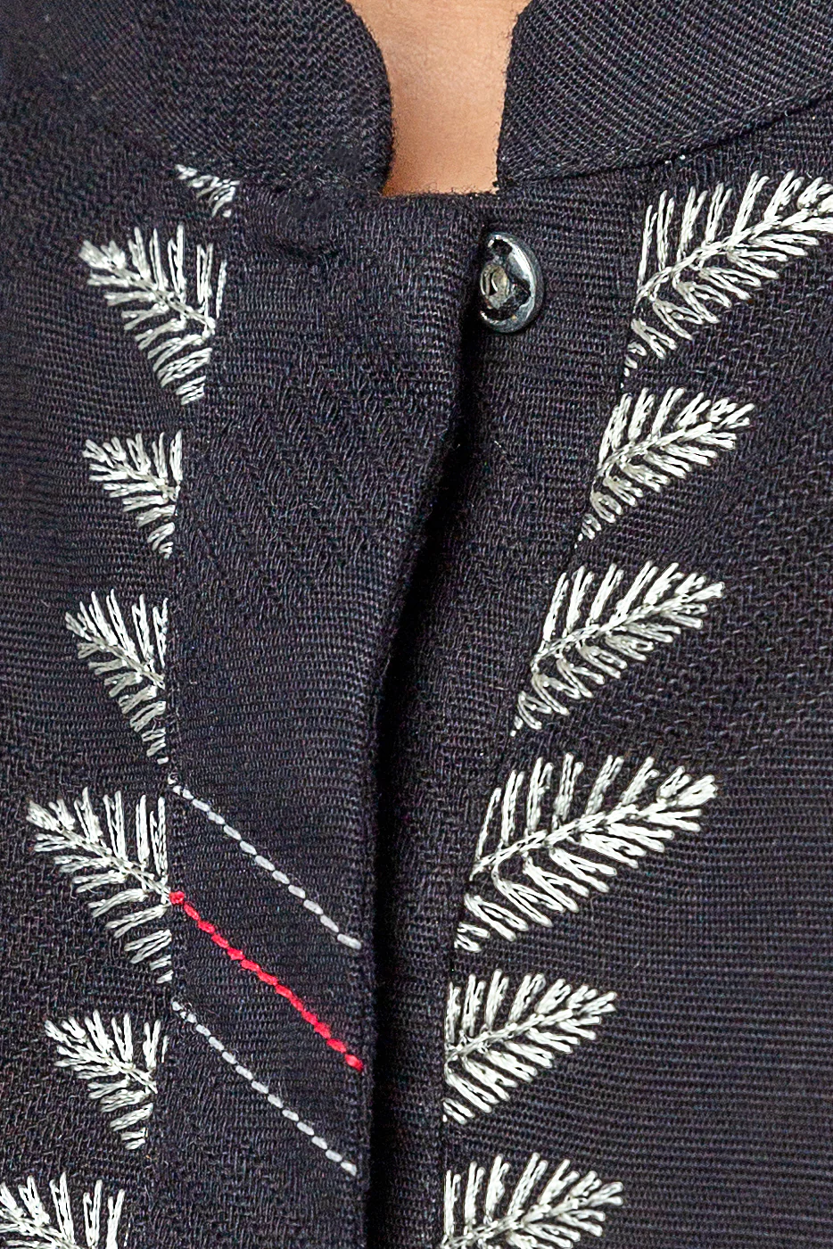 EMBROIDERED KHADDAR SHIRT (PRET) - Image 4